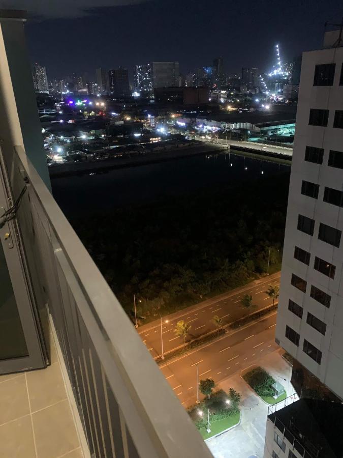 Staycation Shore 2 Moa Pasay مانيلا المظهر الخارجي الصورة